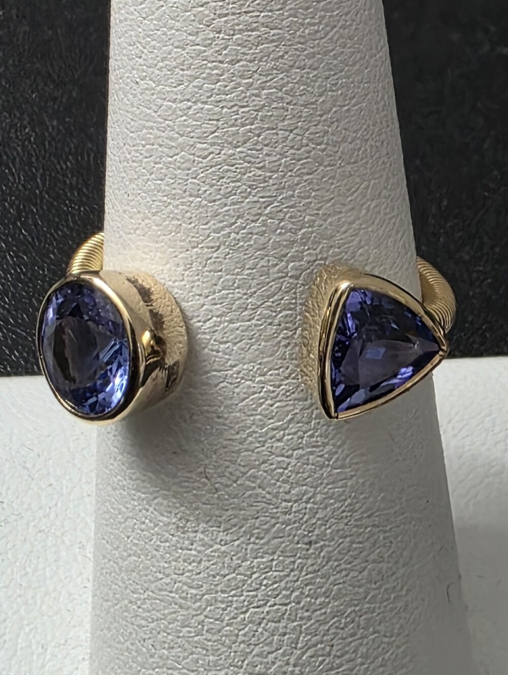 Watch Video / 14K Gold Double-Ended Open Tanzanite Ring